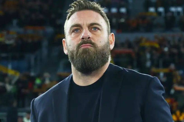 德羅西現任哪個球隊主帥？